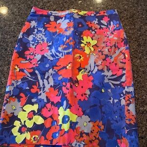 Loft size 6 pencil, flowered skirt with stretch